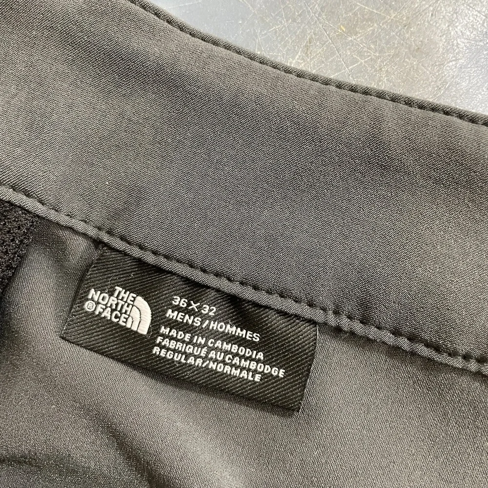 The North Face Mens Paramount Pants Asphalt Grey 36x32 NF0A7WZE FlashDry